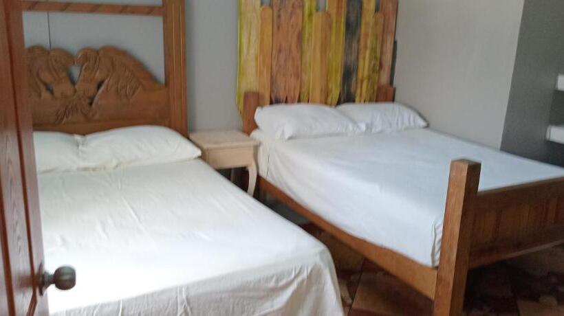 标准平房, Casa Raymundo Suites