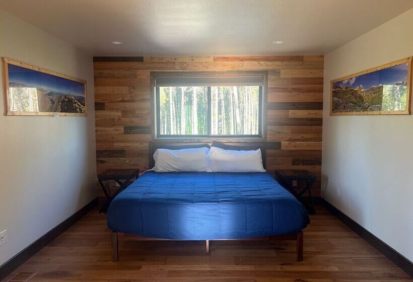 Хижина Deluxe, Glacier Homestead