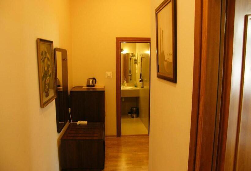 استودیوی استاندارد, Apartamenty Kajzer