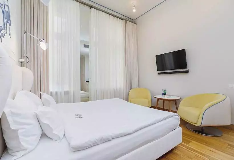 استودیوی سوپریور, Apartamenty Bracka 6