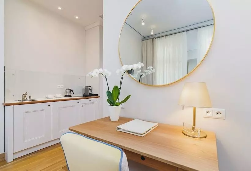 استودیوی سوپریور, Apartamenty Bracka 6