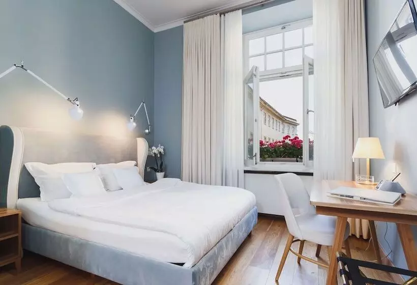 استودیوی سوپریور, Apartamenty Bracka 6