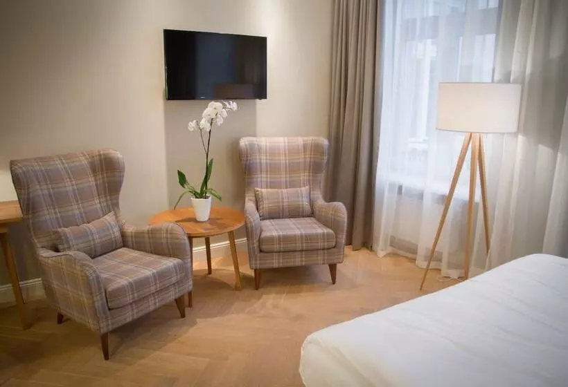 استودیوی لوکس, Apartamenty Bracka 6