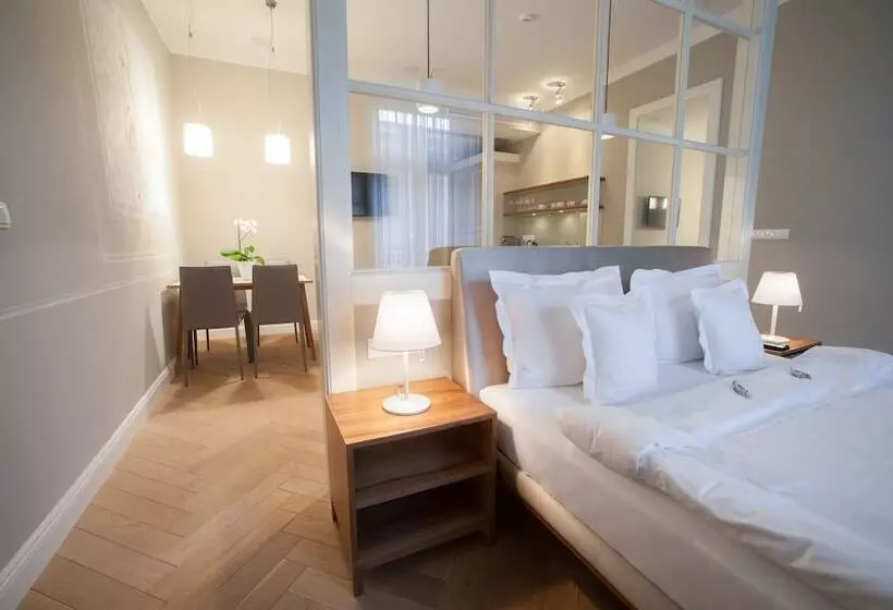 استودیو اجرایی, Apartamenty Bracka 6