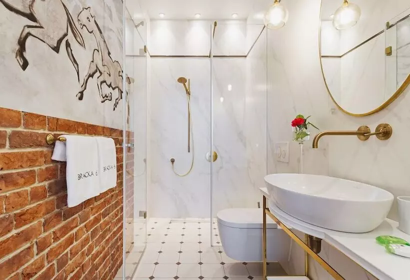 استودیوی لوکس, Apartamenty Bracka 6