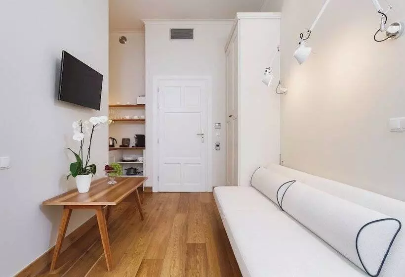استودیوی لوکس, Apartamenty Bracka 6