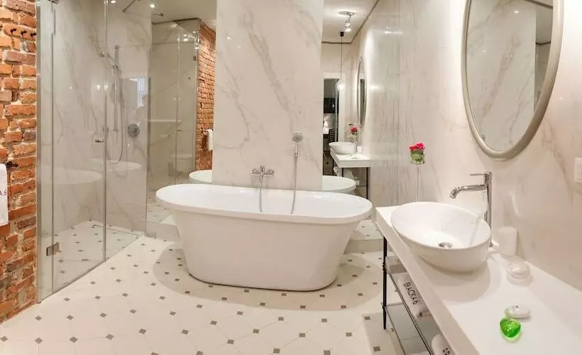 استودیو اجرایی, Apartamenty Bracka 6