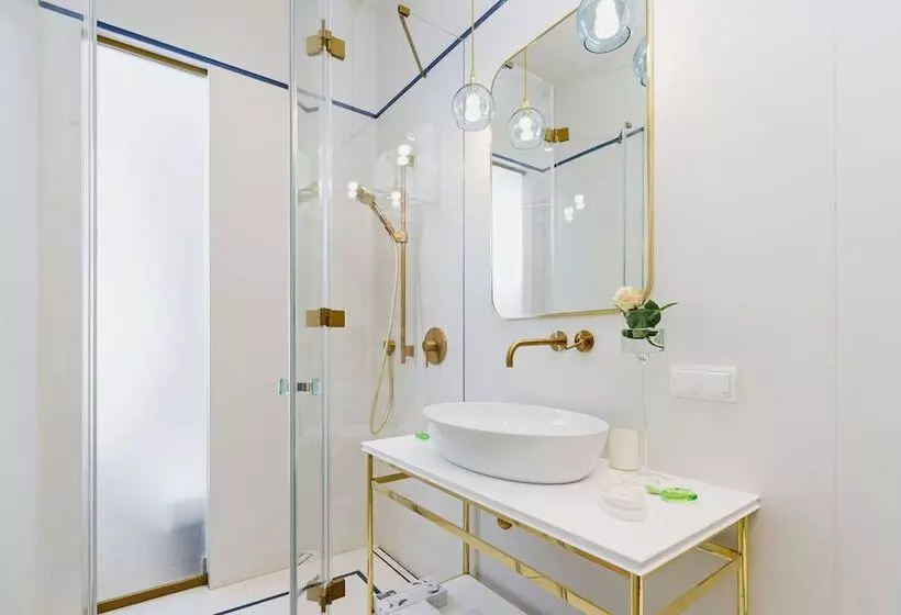 استودیو اجرایی, Apartamenty Bracka 6