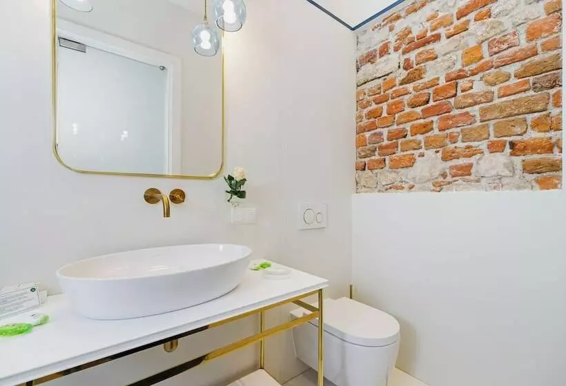 استودیو اجرایی, Apartamenty Bracka 6