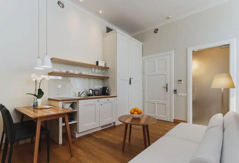 استودیوی لوکس, Apartamenty Bracka 6