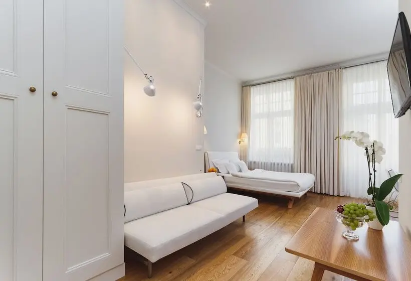 استودیوی لوکس, Apartamenty Bracka 6