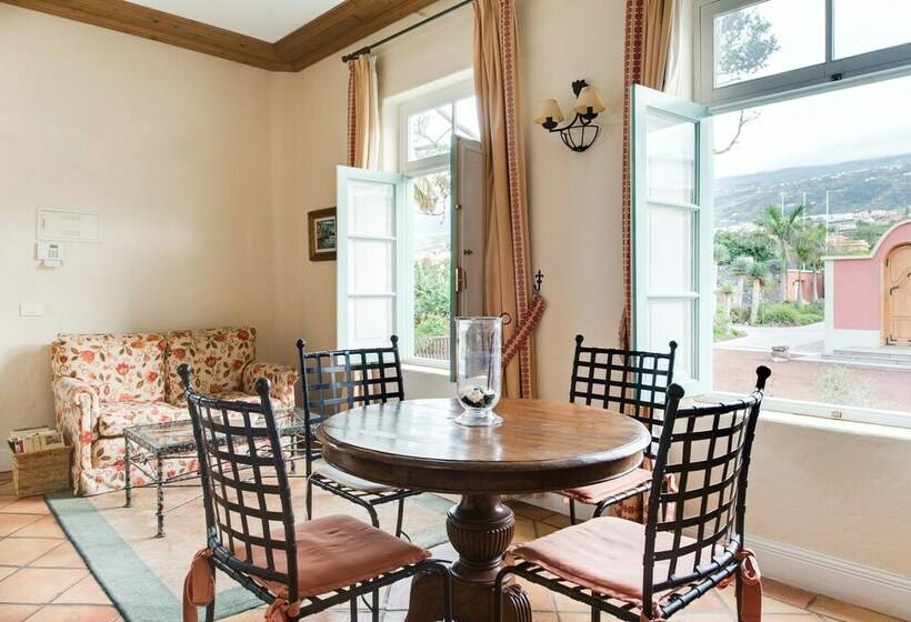 Апартаменты 2 Спальни, Casa Rural El Patio De Tita