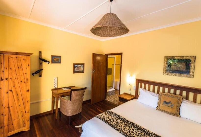 اتاق لوکس با وان آب گرم, French Lodge International