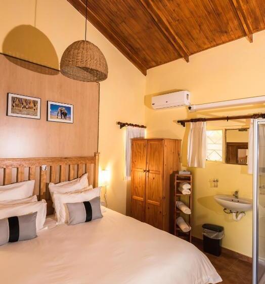 اتاق لوکس با وان آب گرم, French Lodge International