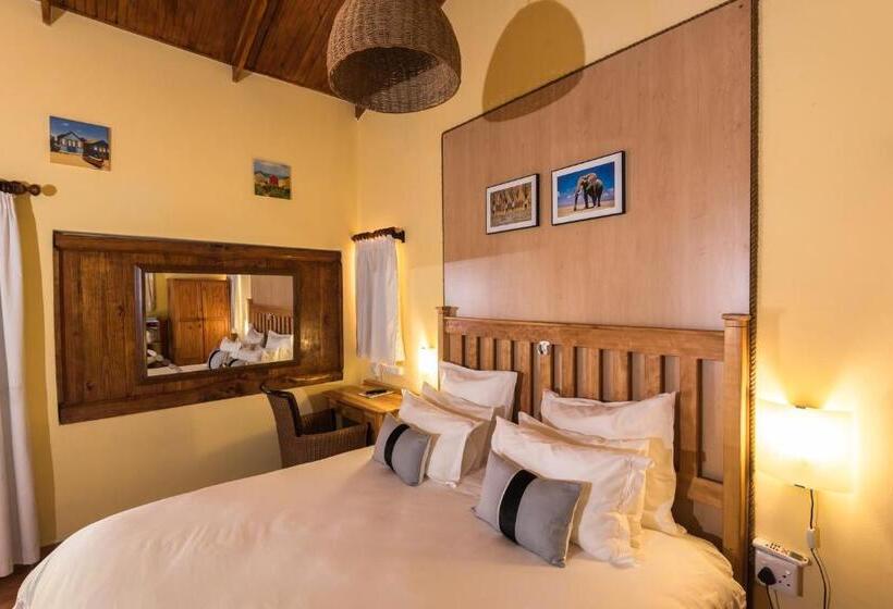 اتاق لوکس با وان آب گرم, French Lodge International