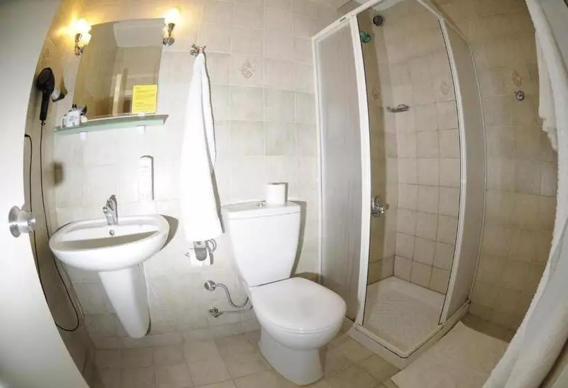 اتاق اکونومی, A&b Home
