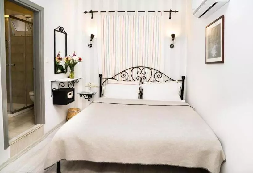 اتاق اکونومی, A&b Home