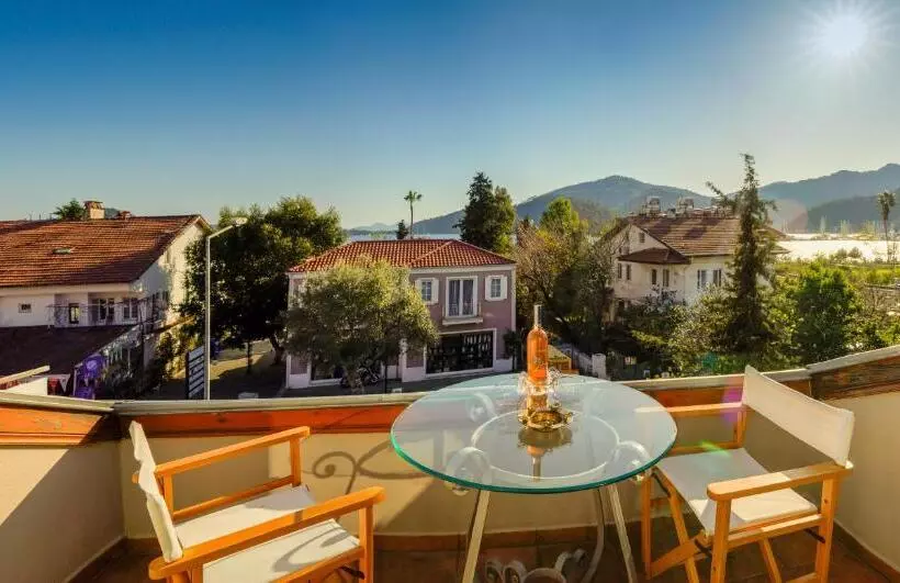 اتاق لوکس با چشم‌انداز دریا, A&b Home