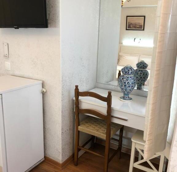 キングサイズベッドのデラックスルーム, Antique