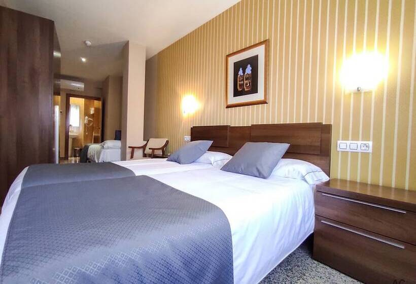 스탠다드 트리플 룸, Arcos Catedral