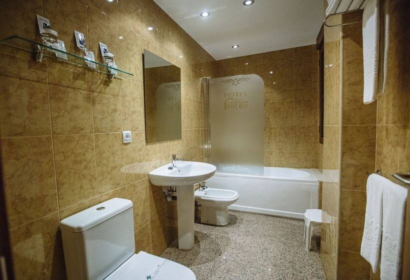 4인용 스탠다드 룸, Arcos Catedral