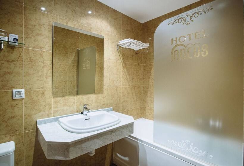 4인용 스탠다드 룸, Arcos Catedral