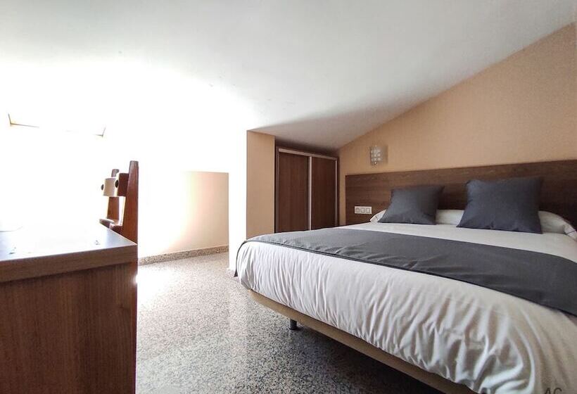 이코노미 룸, Arcos Catedral