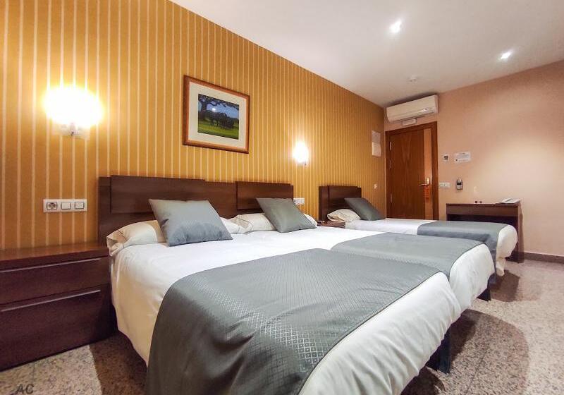 스탠다드 트리플 룸, Arcos Catedral