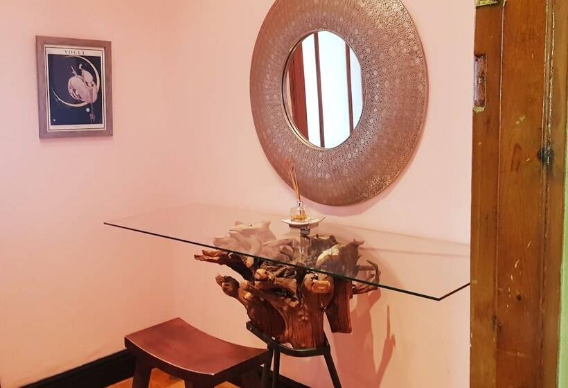 اتاق لوکس, Avatara