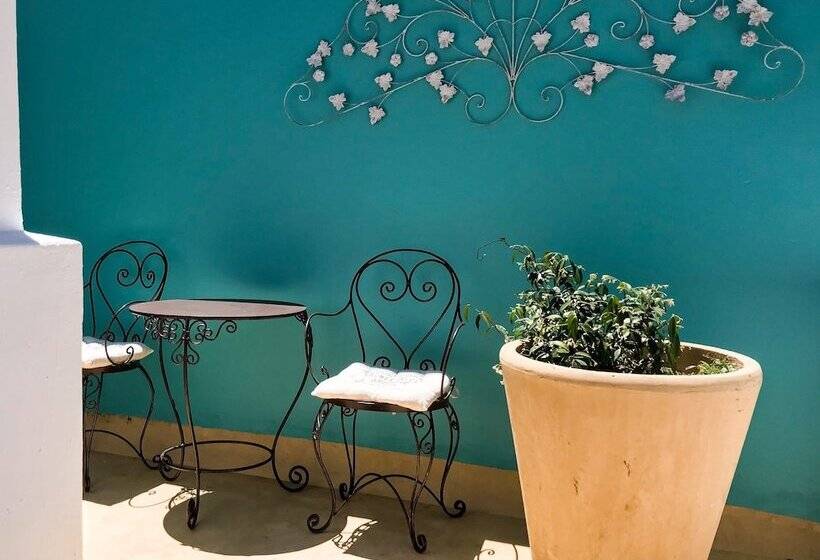 اتاق استاندارد با بالکن, Avatara