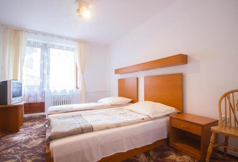 Номер Economy, Corum