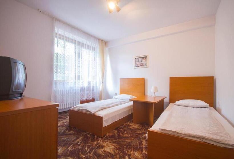 Номер Economy, Corum