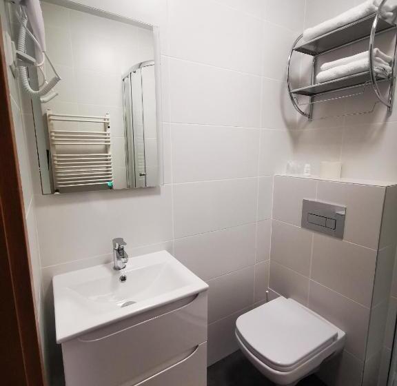 חדר סטנדרט יחיד, Daria