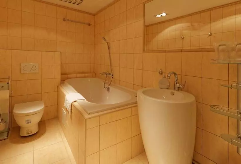 اتاق راحتی, Enjoy Inn