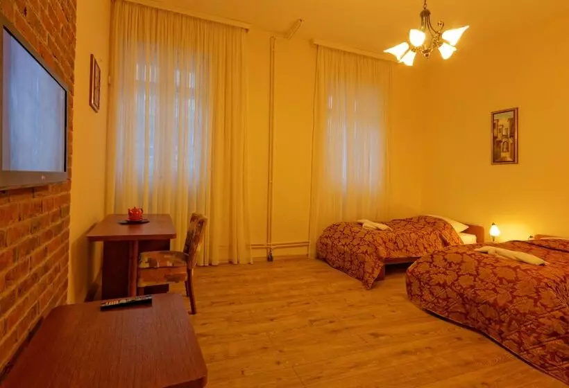 اتاق راحتی, Enjoy Inn