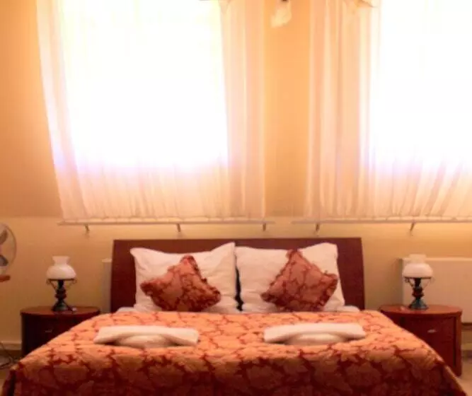 اتاق راحتی, Enjoy Inn