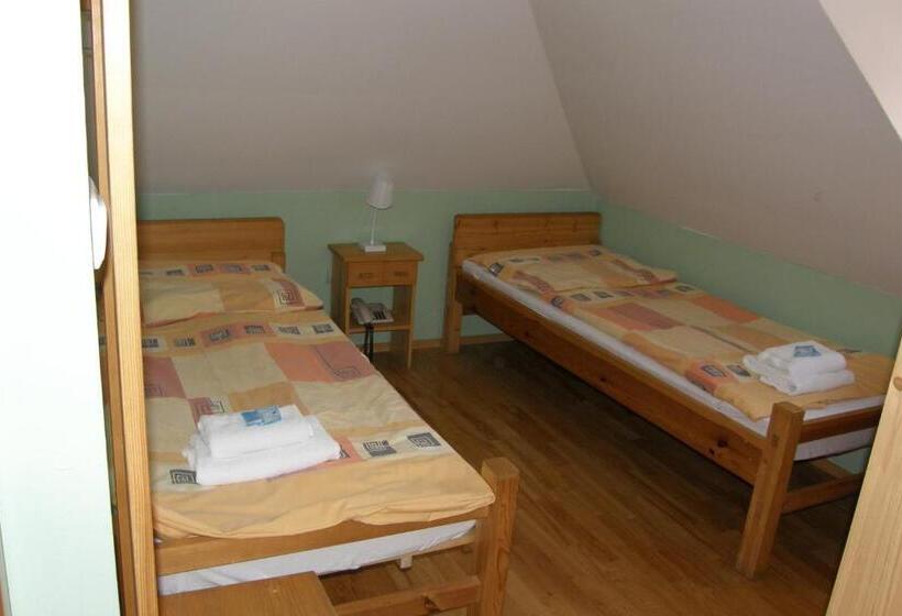 Quarto Basic, Garni Myší Díra