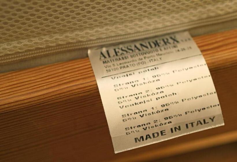 Quarto Estandar para Deficientes Físicos, Garni Myší Díra