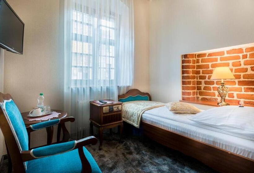 اتاق استاندارد یک نفره, Gotyk