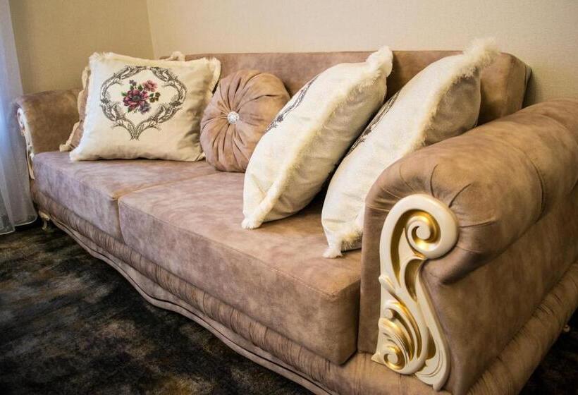 اتاق لوکس, Gotyk