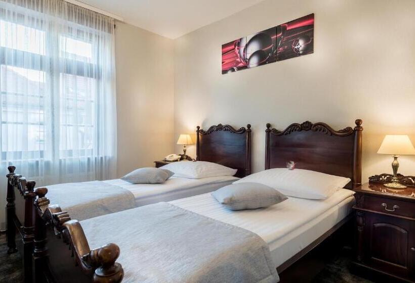 اتاق استاندارد, Gotyk