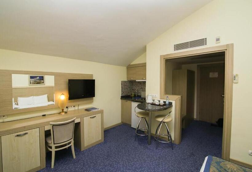 اتاق استاندارد, Atakule King