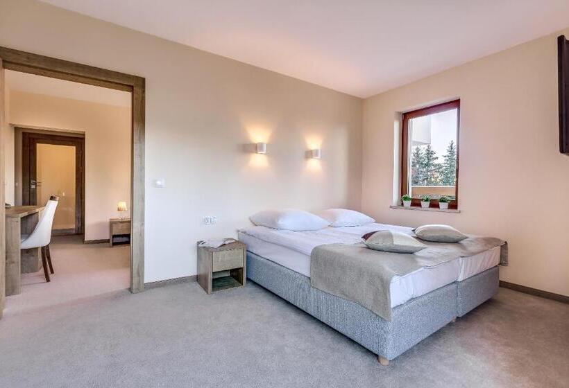 Семейный Номер, Zamek Księża Góra