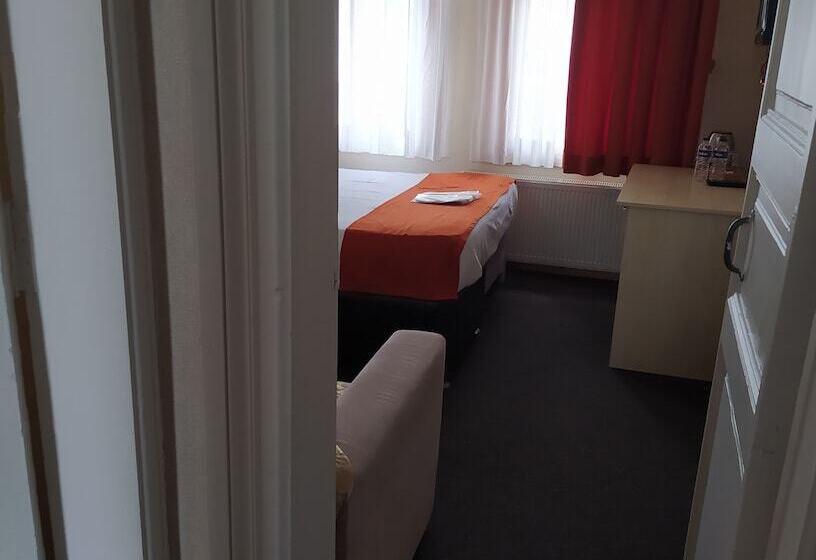 اتاق استاندارد سه نفره, Le Safran Suite