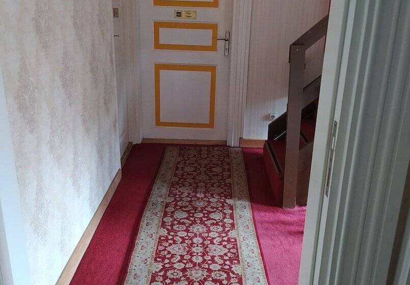 اتاق استاندارد سه نفره, Le Safran Suite