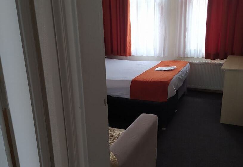 اتاق استاندارد سه نفره, Le Safran Suite