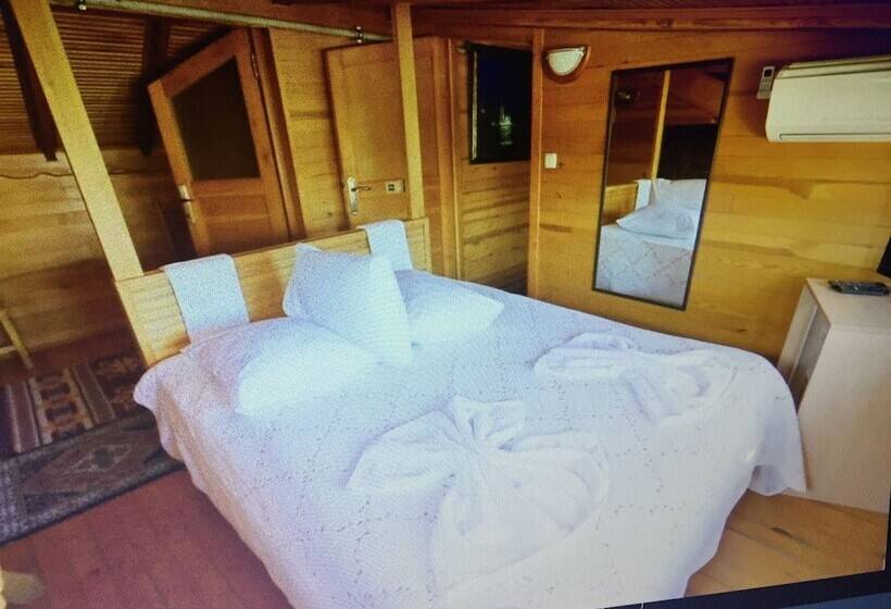 اتاق استاندارد با چشمانداز پارک, Le Safran Suite