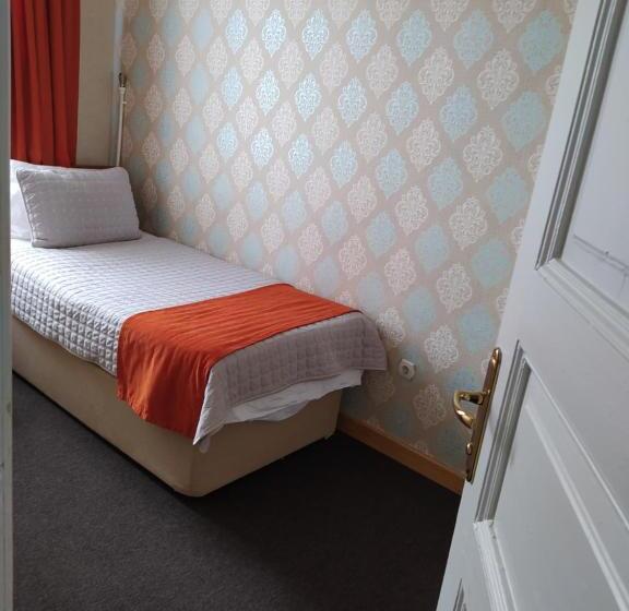 اتاق استاندارد سه نفره, Le Safran Suite