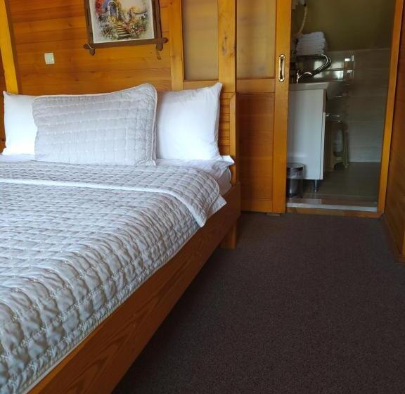 اتاق استاندارد با چشمانداز پارک, Le Safran Suite