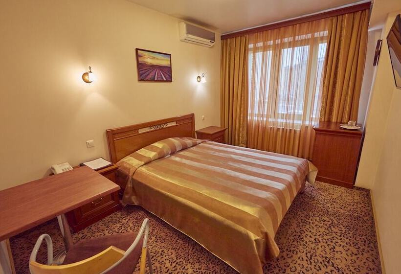 Quarto Estandar, Le Vashoff